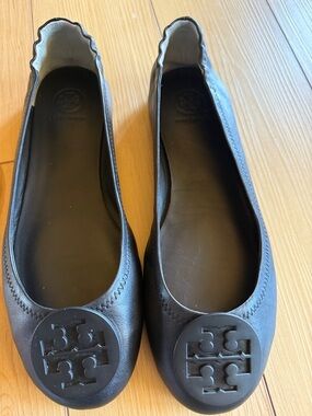 Tory Burch Black Leather Logo Round-Toe Ballet Flats